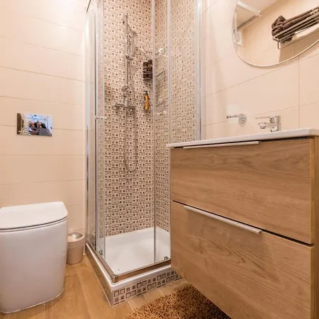 בית אירוח Encanto Townhouse סליאמה
