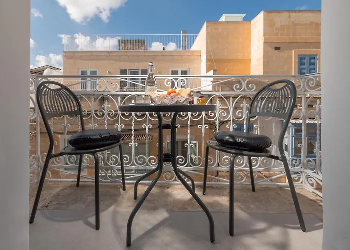 Encanto Townhouse 民宿 斯利马